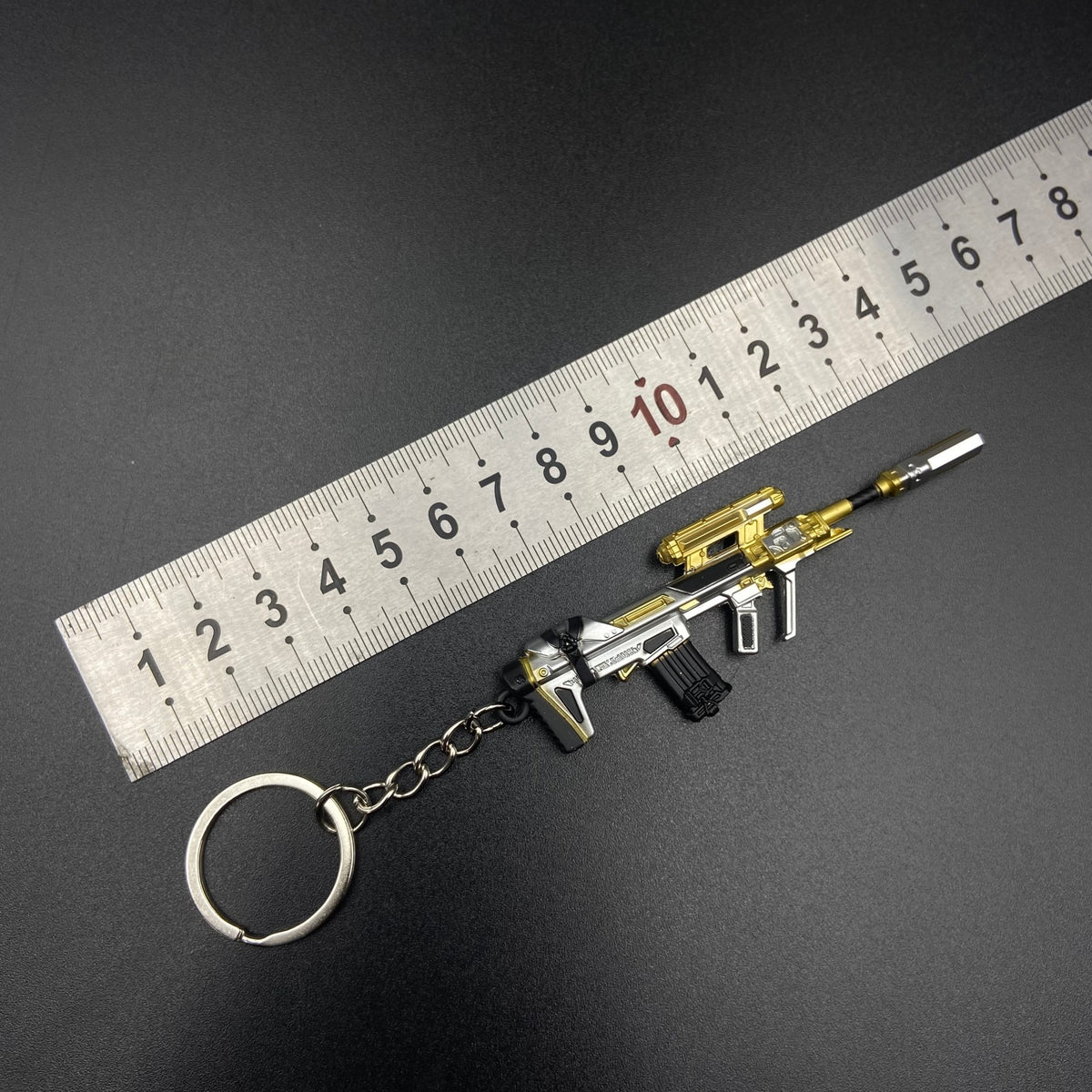 Delta Force Mini Assault Rifle Alloy Keychain, FPS Game Fan Collectible Gift