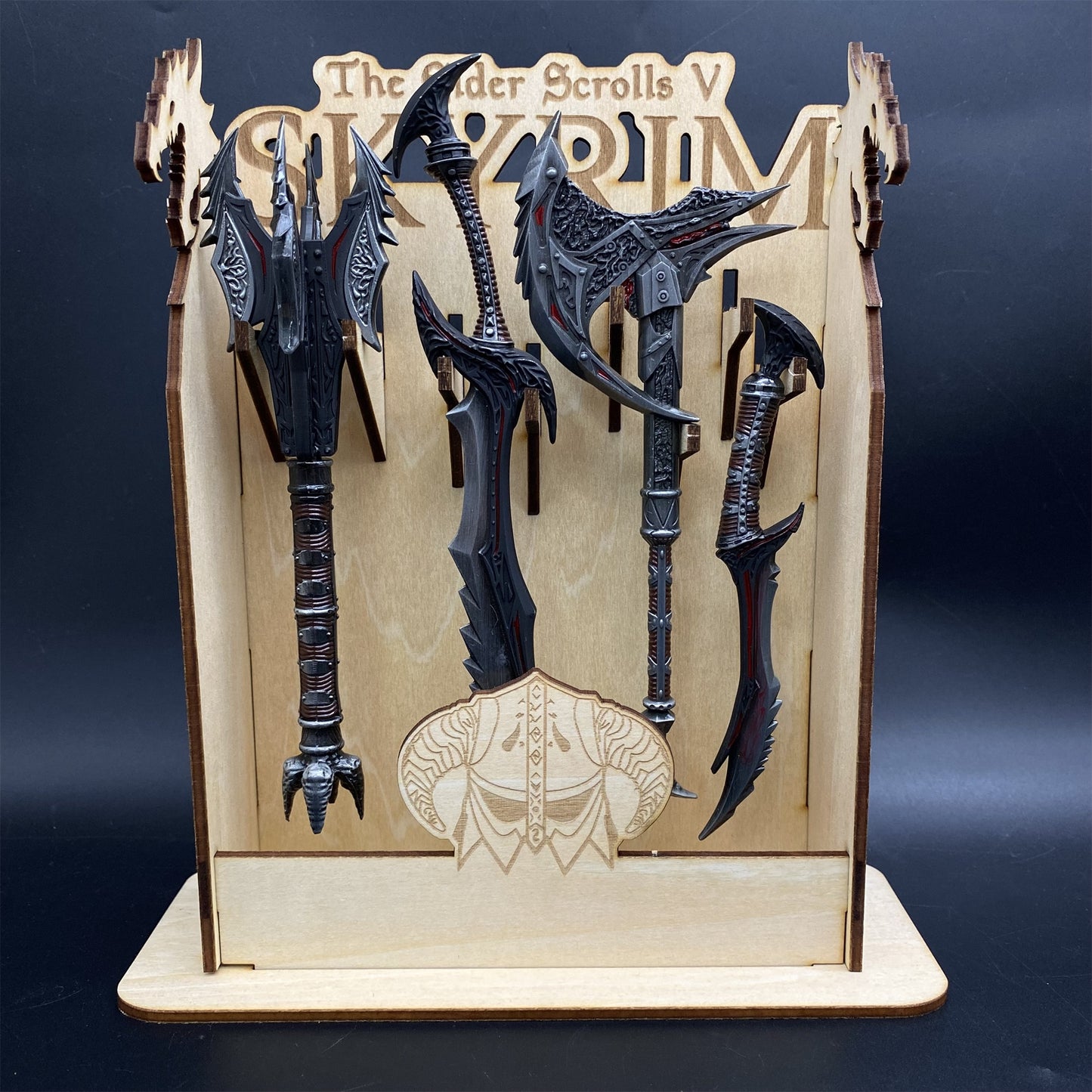 Skyrim Daedric Weapons 4 In 1 Pack With Wooden Stand