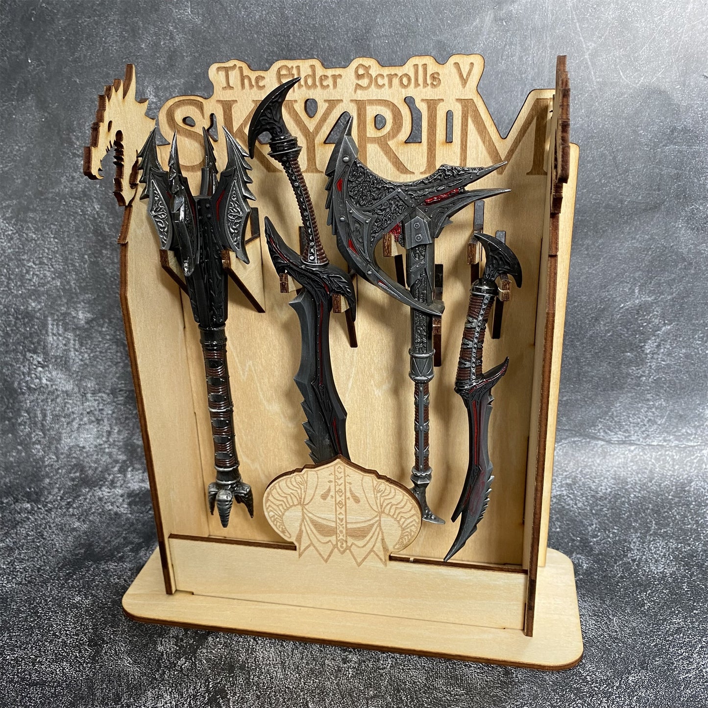 Skyrim Daedric Weapons 4 In 1 Pack With Wooden Stand