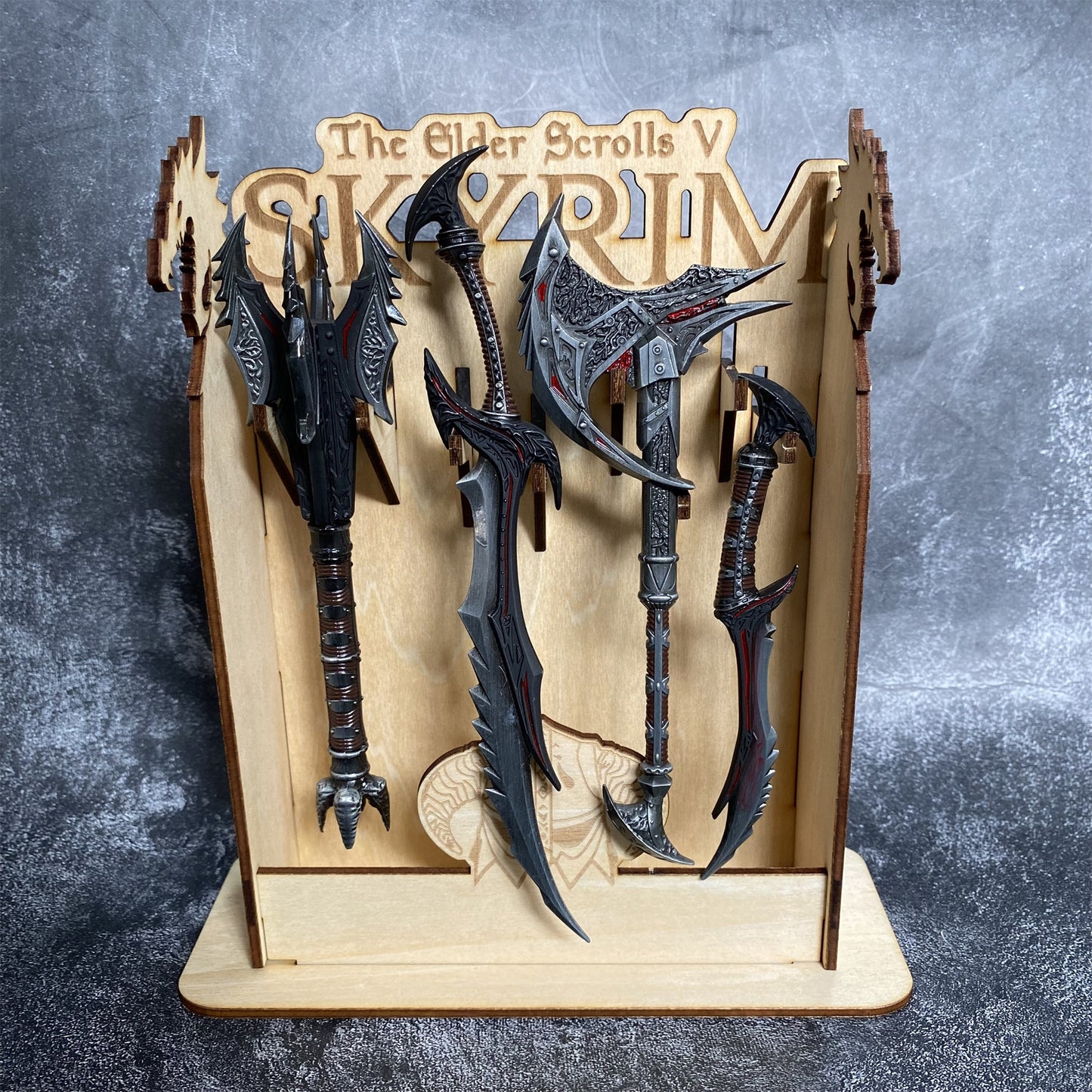 Skyrim Daedric Weapons 4 In 1 Pack With Wooden Stand