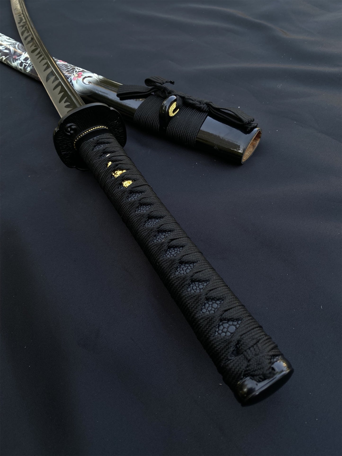 Hand-forged Japanese Katana-Black Dragon's Fang