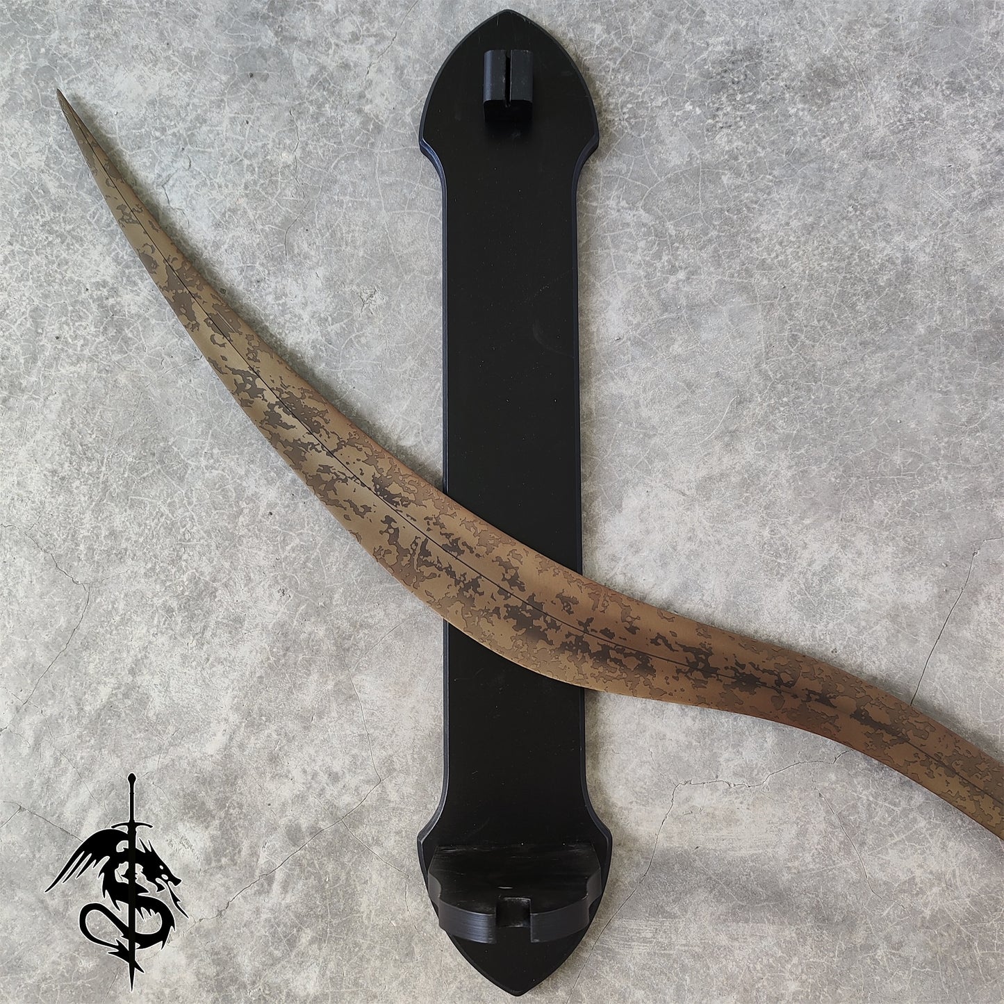 Steel Bloodhound's Fang Curved Greatsword Life-size Prop