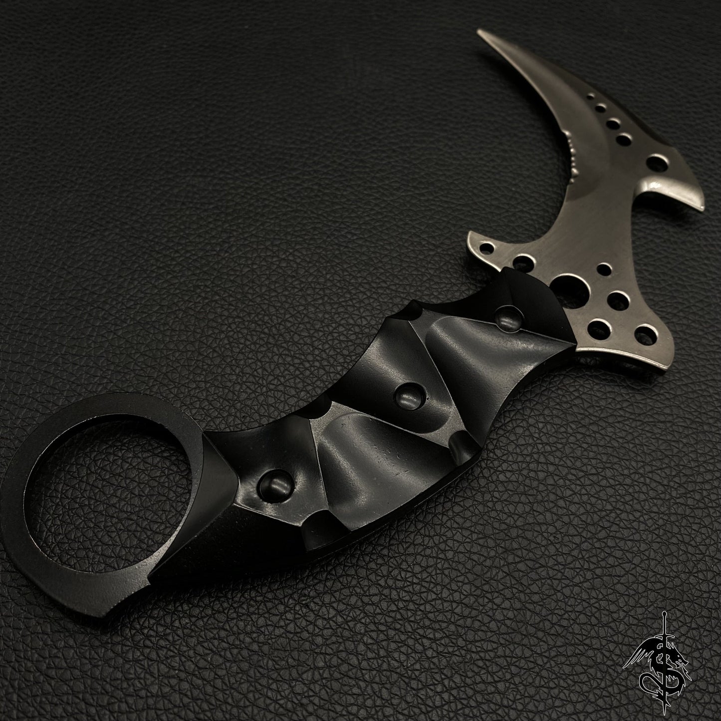 Life-Size Re8 Chris Karambit Metal Replica USA Stock