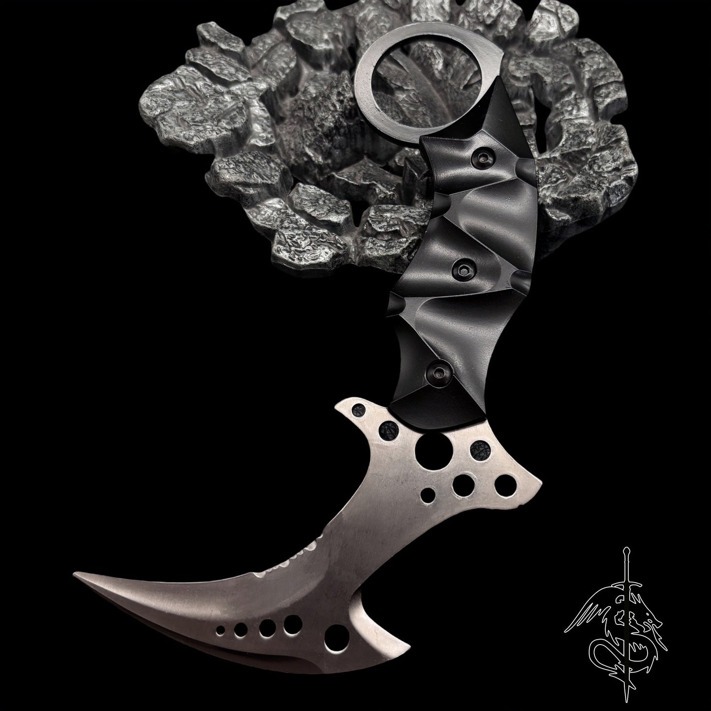 Life-Size Re8 Chris Karambit Metal Replica USA Stock