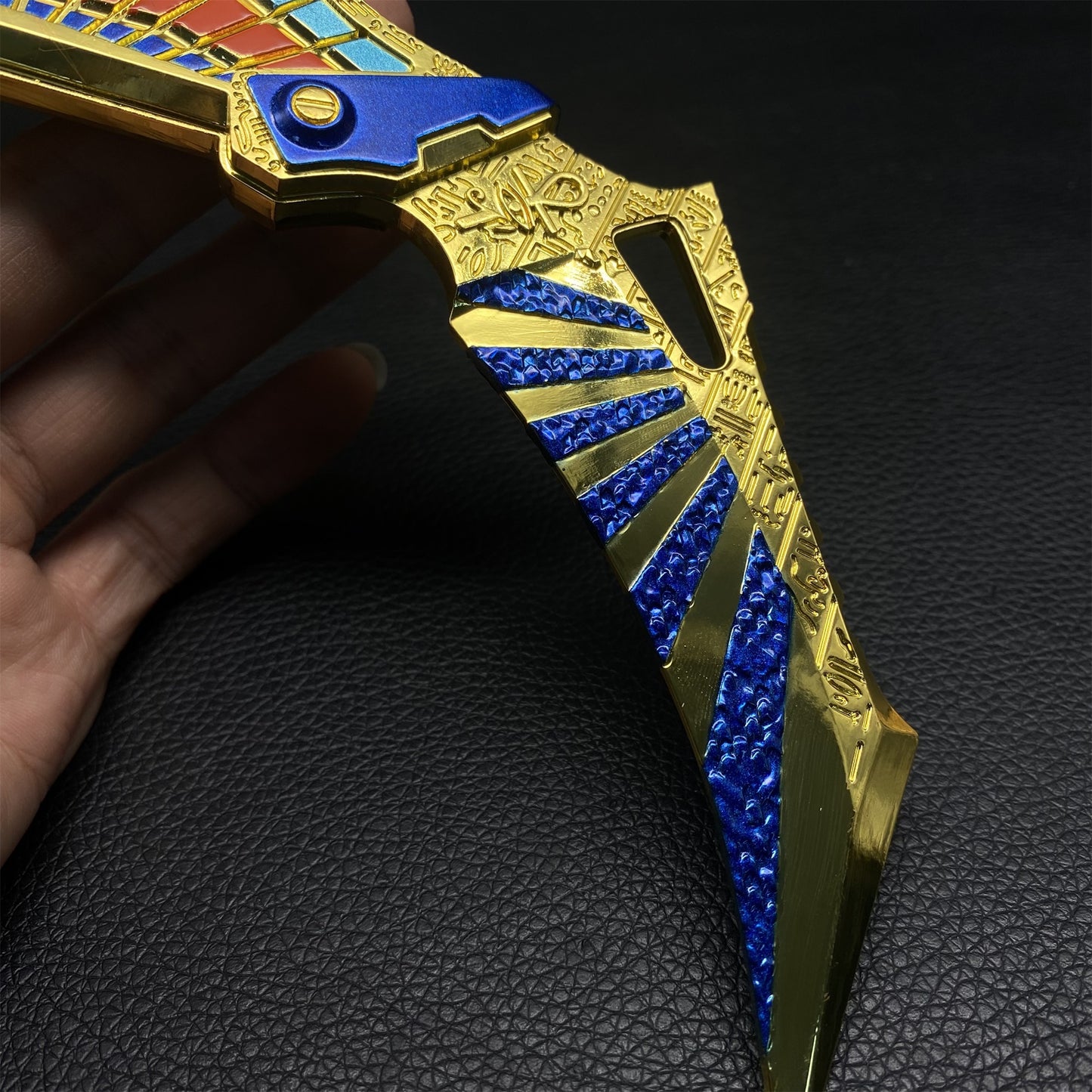 Hot Game Claws Of Vast Sky Metal Mini Replica