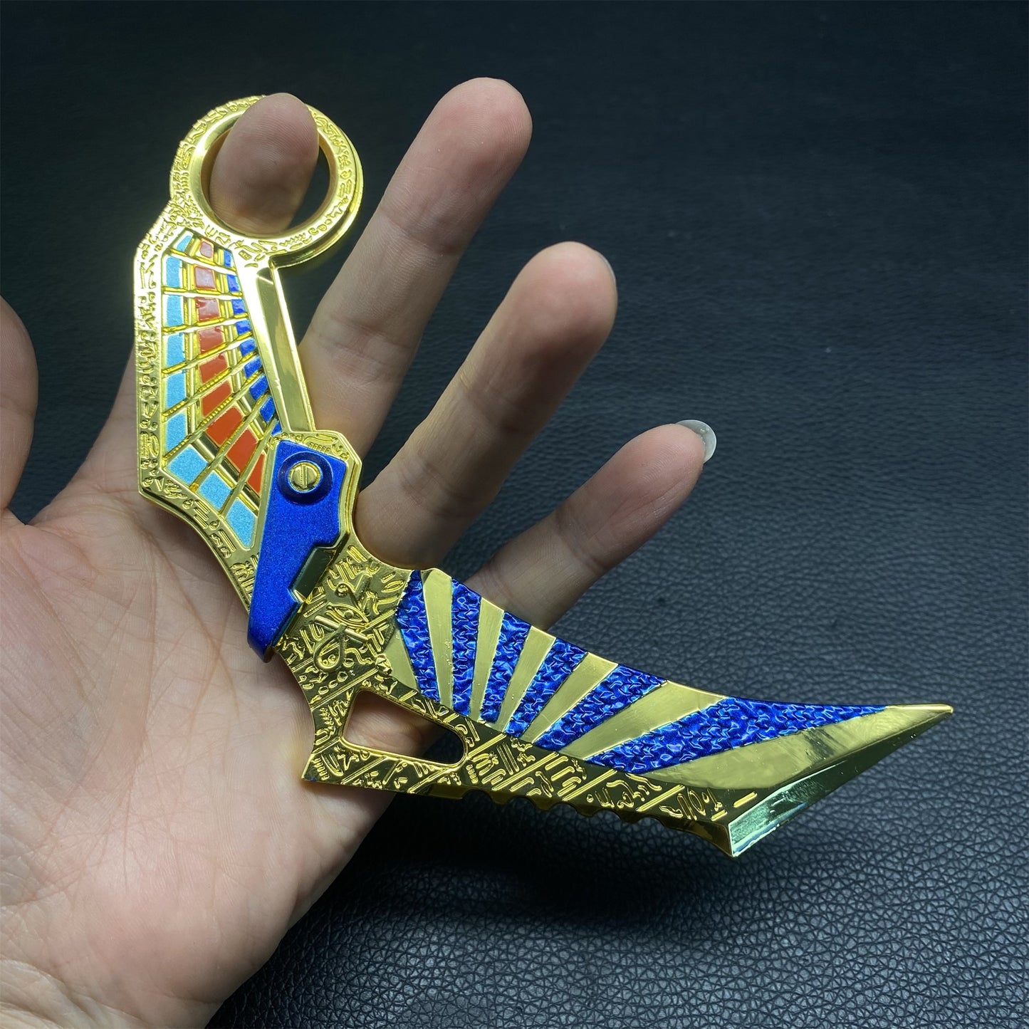 Hot Game Claws Of Vast Sky Metal Mini Replica