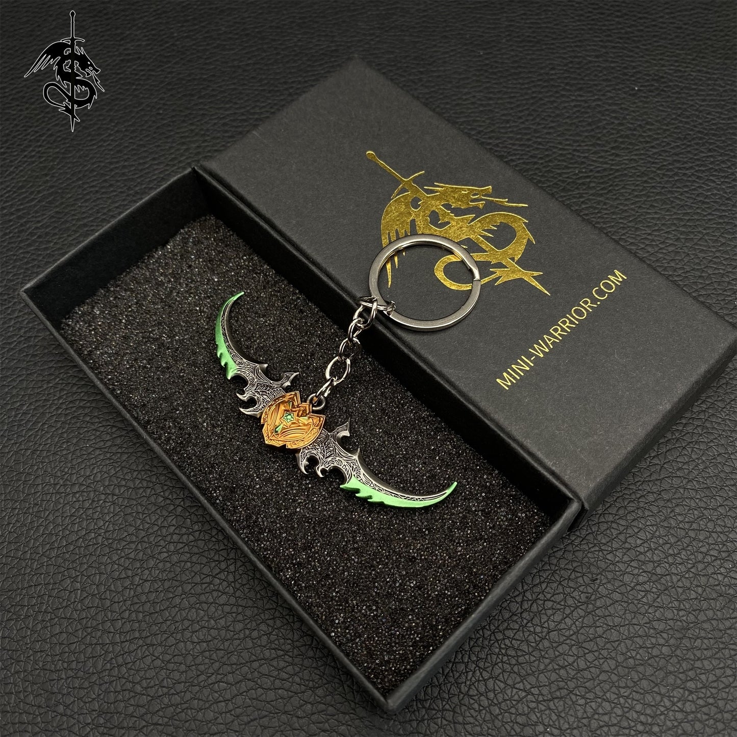 WOW Illidans Glaives Demon Hunter Sword Keychain Pendant