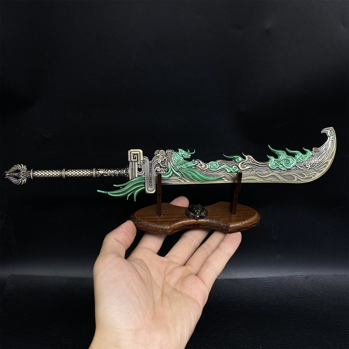 Chinese Phoenix Broadsword Metal Miniature Craft