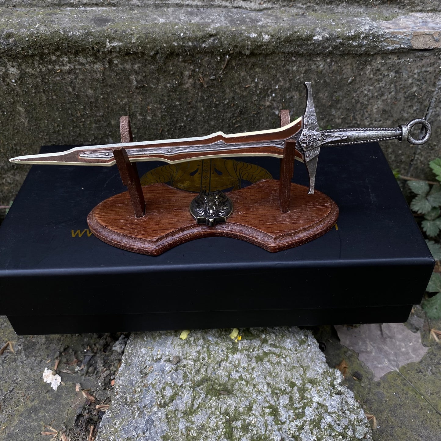Dragonbone Greatsword Metal Miniature Gift Box