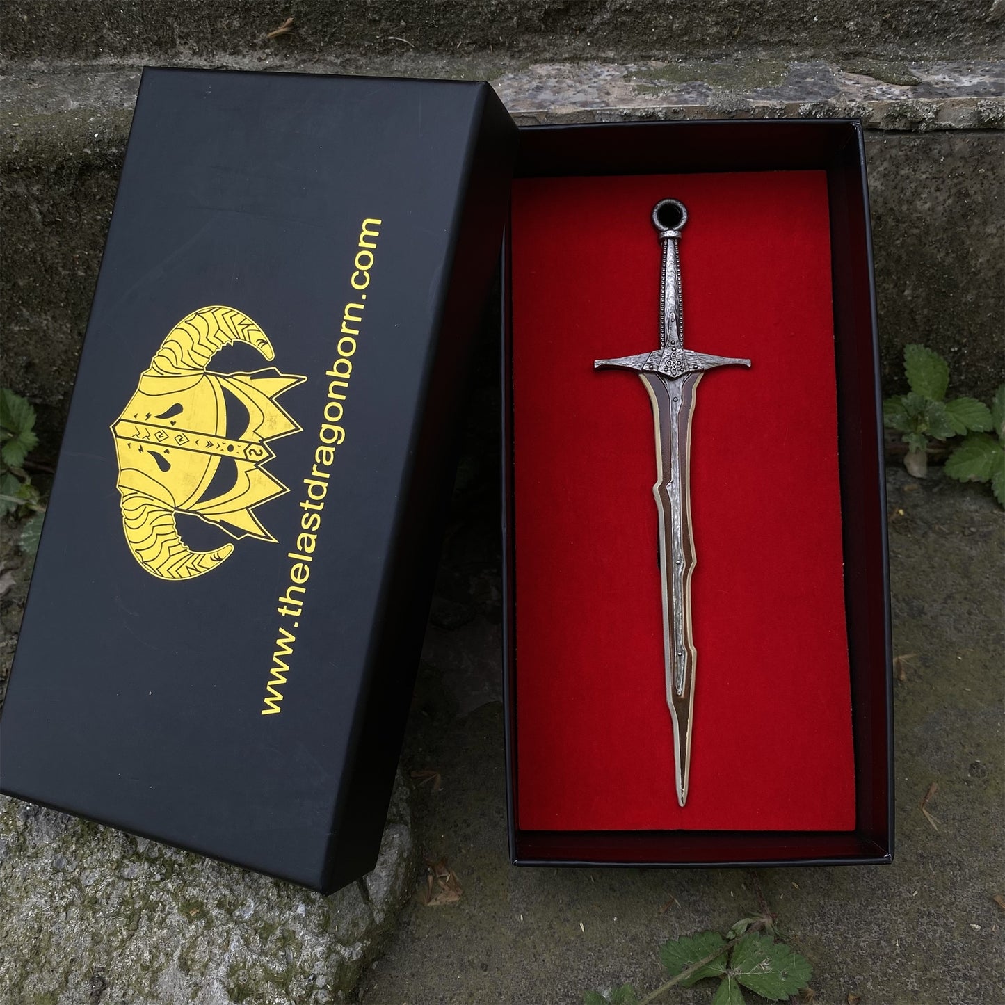 Dragonbone Greatsword Metal Miniature Gift Box