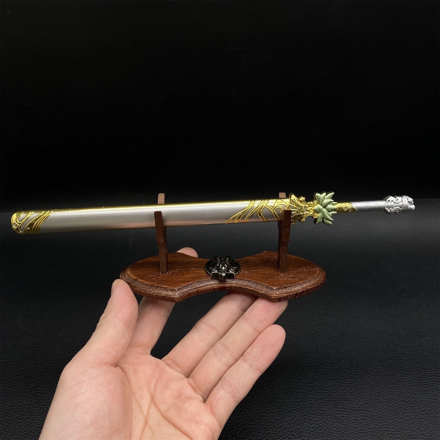 Dust-free Sword Metal Replica