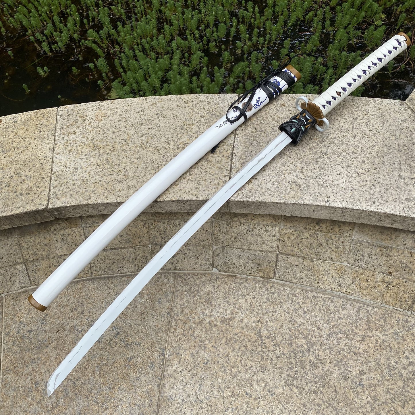 Life-size Onimaru Kunitsuna Katana Replica