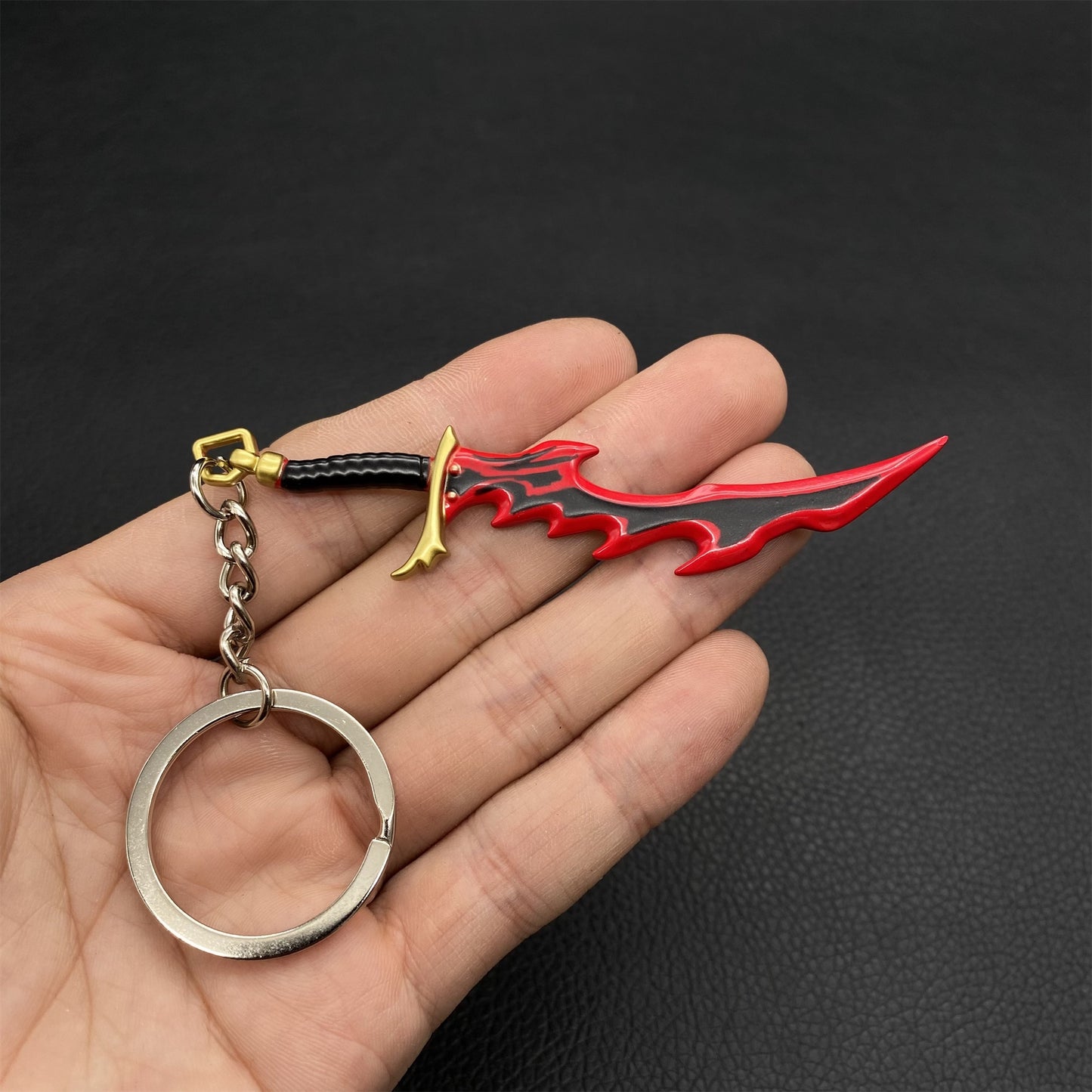 Mini Kasaka's Venom Fang And Knight Killer Dagger Keychian