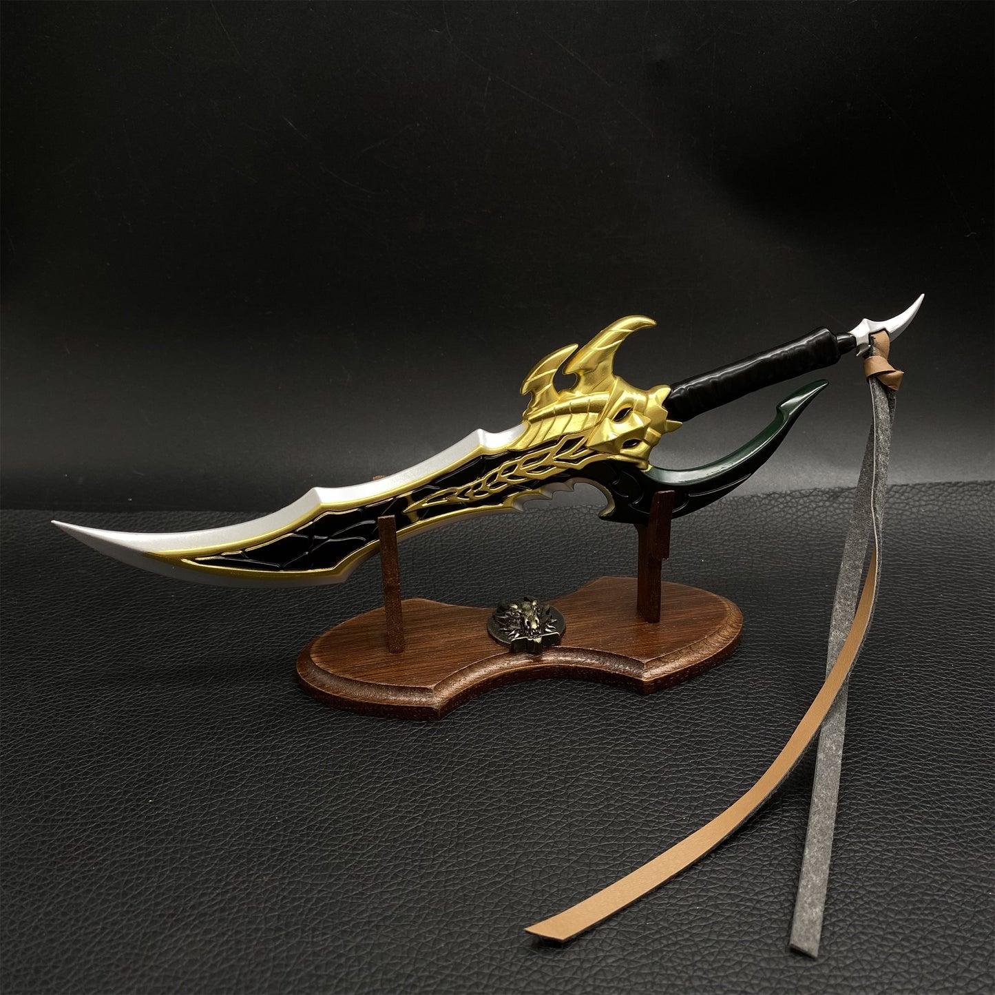 Mini Kasaka's Venom Fang And Knight Killer Dagger Metal Replica