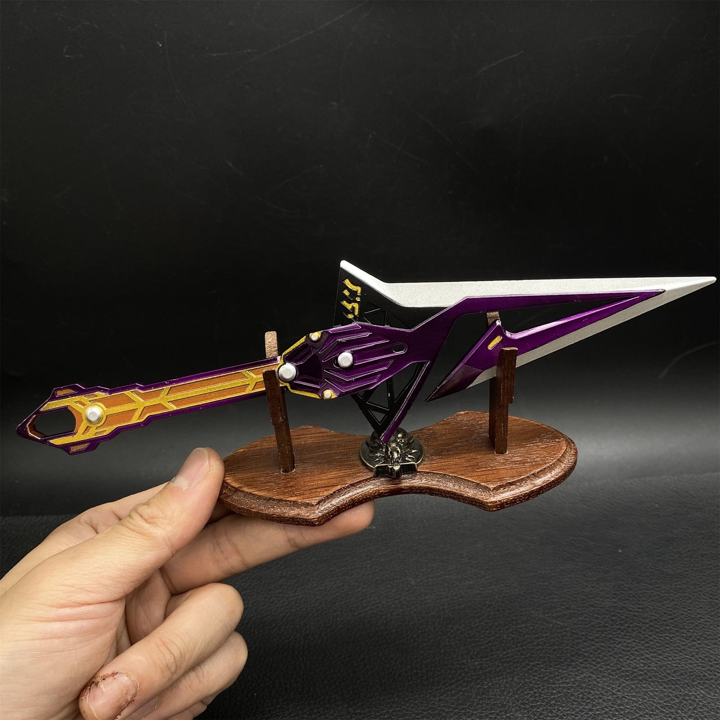 Game Peripherals Minimalist Arms Metal Replica