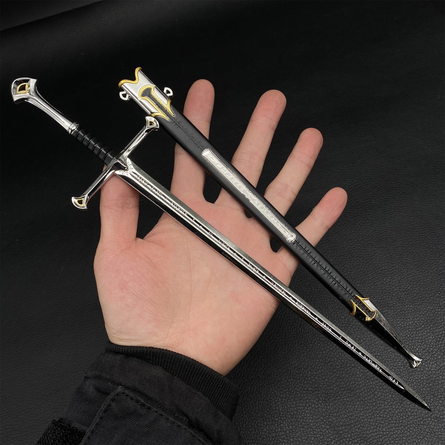 Life-Size Andúril Sword Narsil Sword Metal Replica