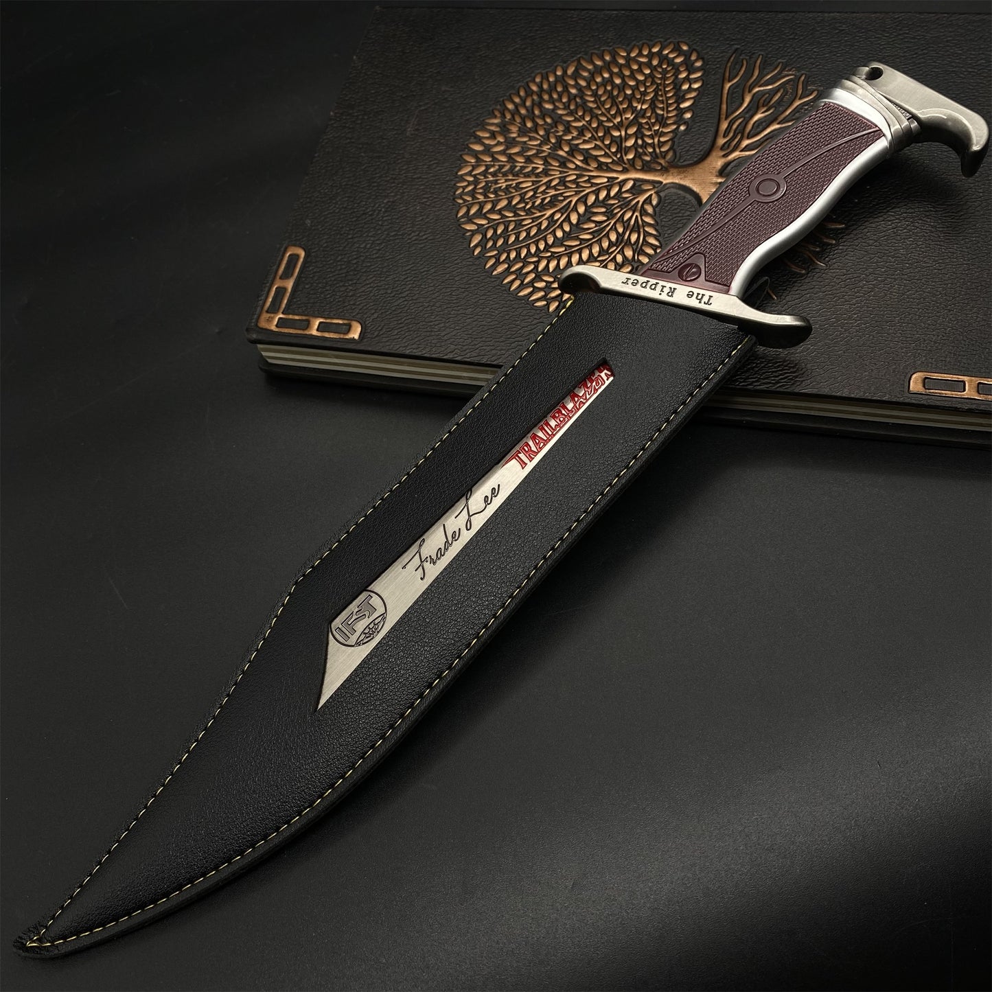 Pathfinder's Cleaver Dagger Metal Replica