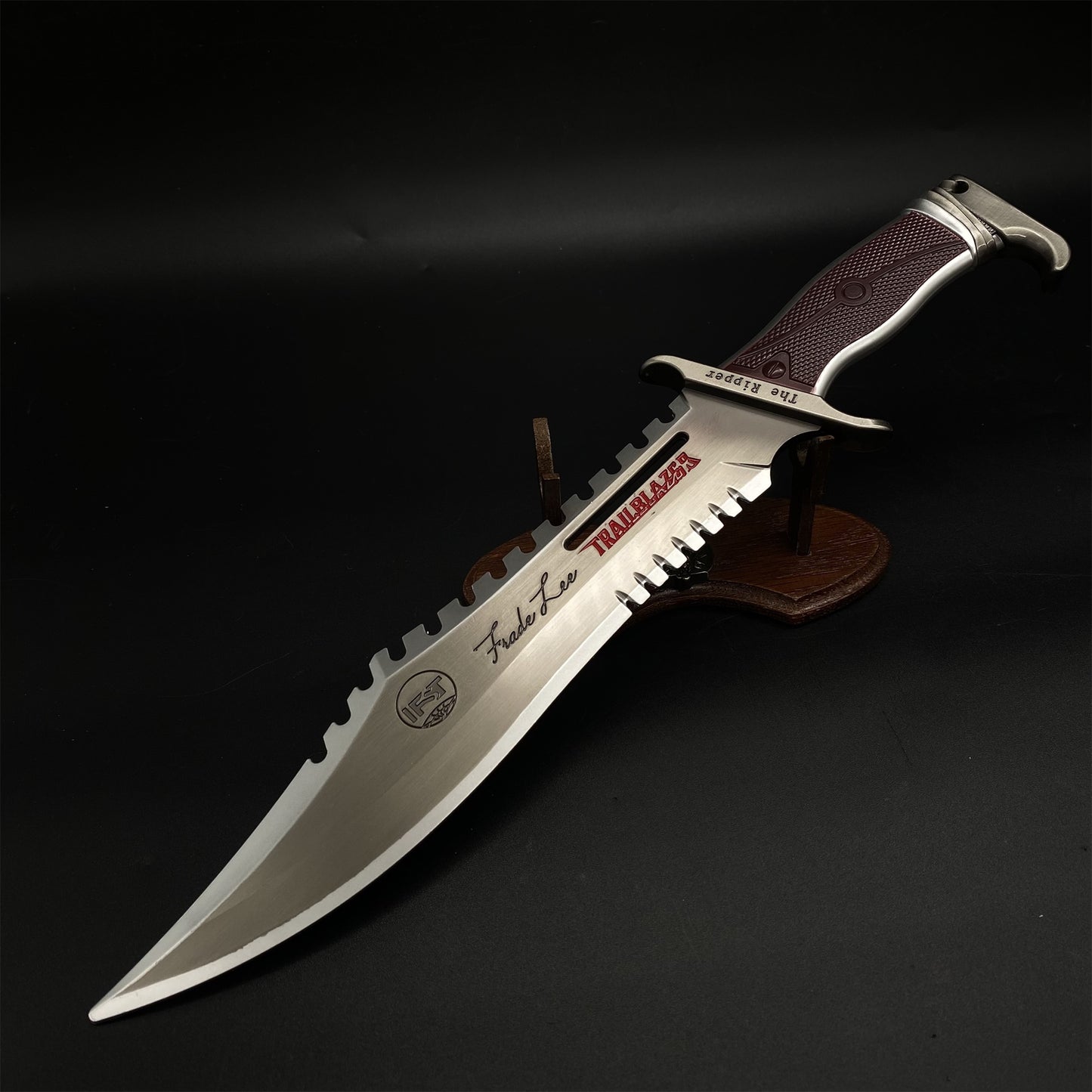 Pathfinder's Cleaver Dagger Metal Replica