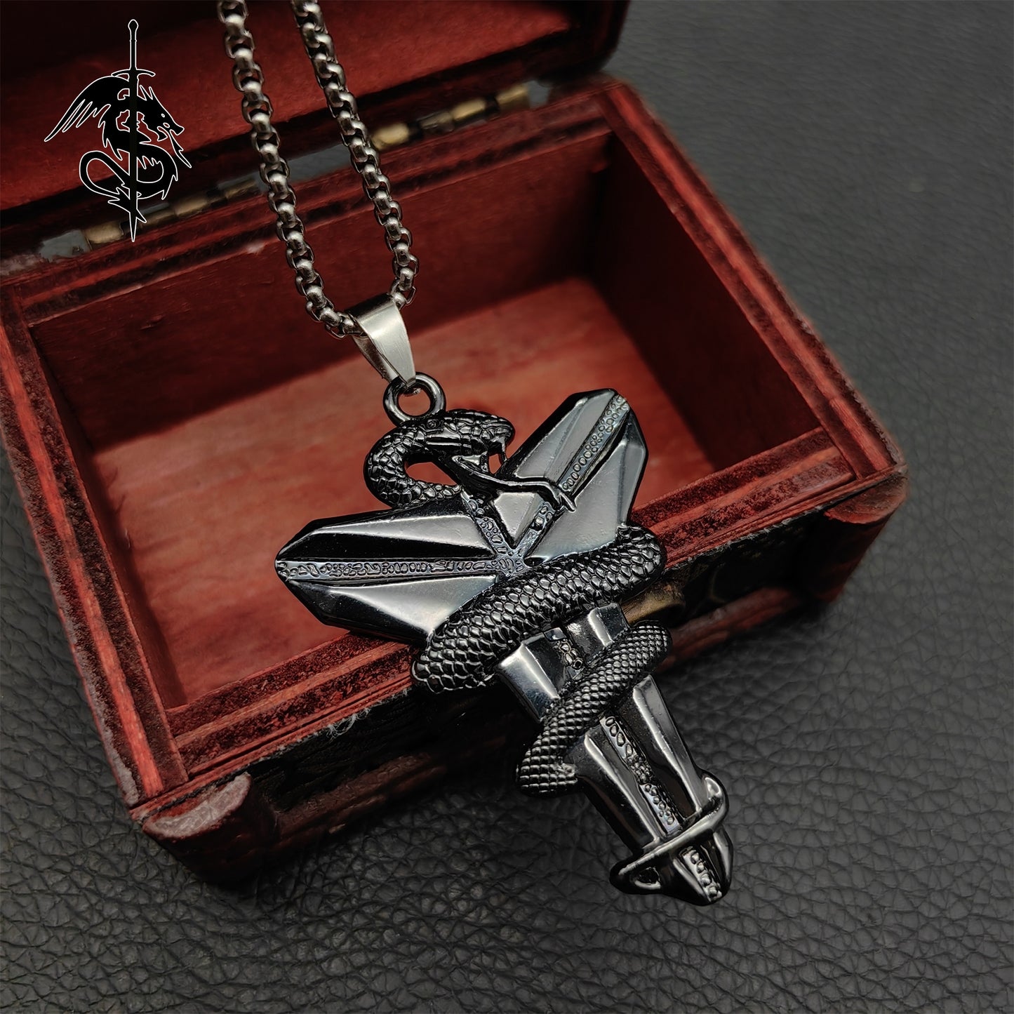 Kobe Memorial Necklace Poisonous Snake Necklace