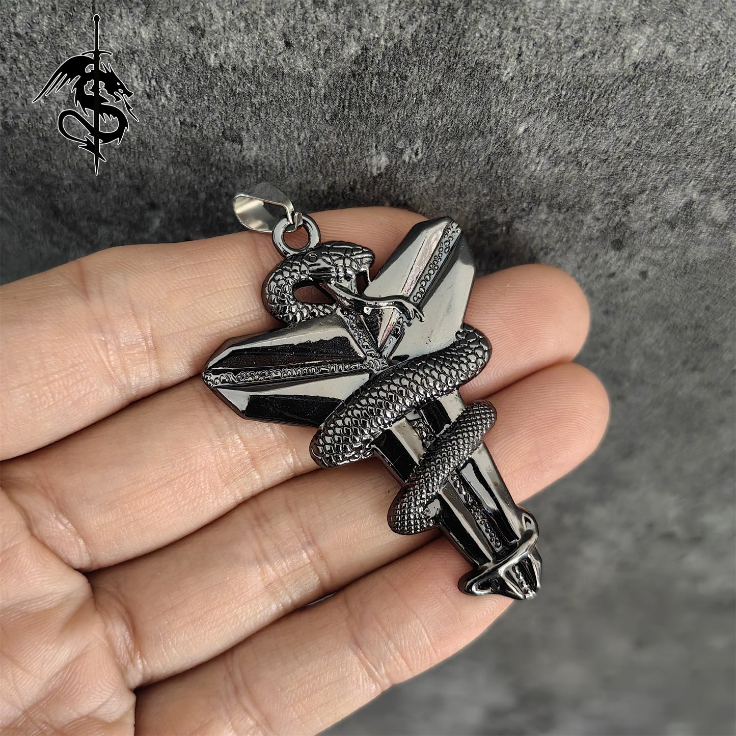Kobe Memorial Necklace Poisonous Snake Necklace
