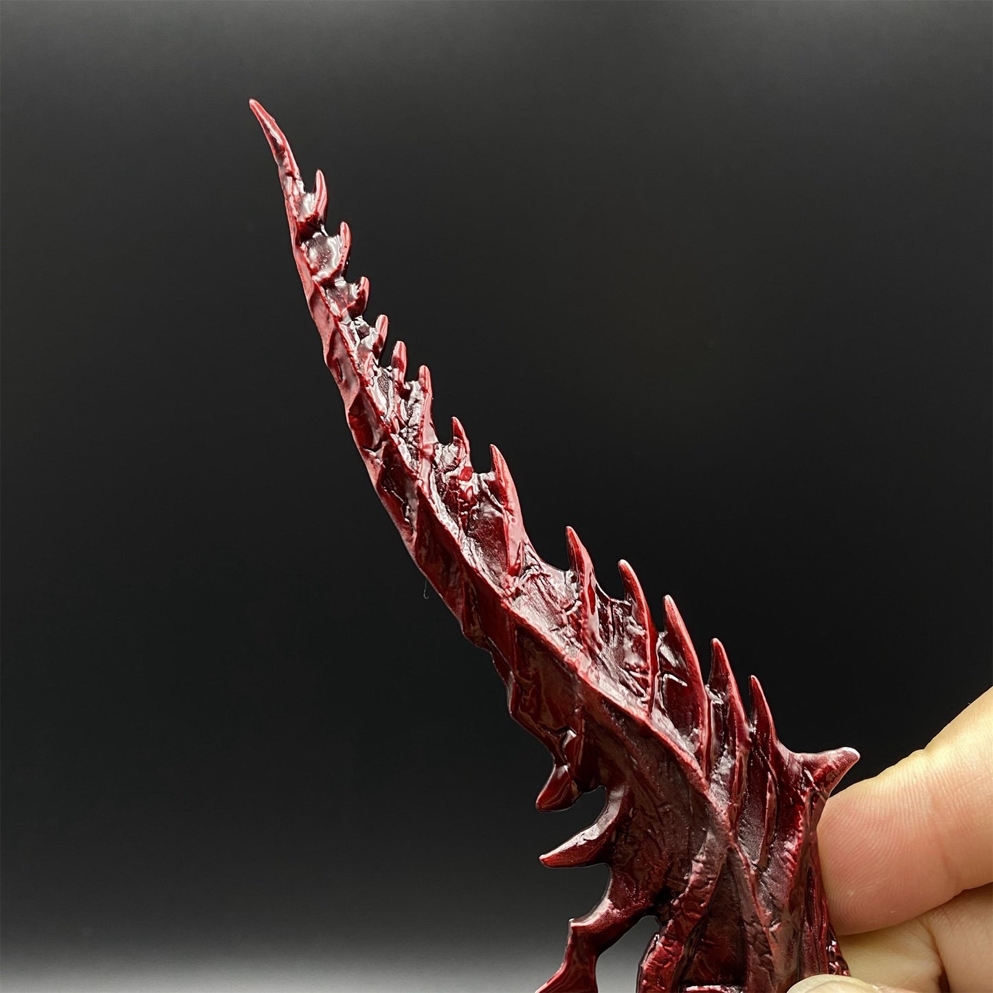 Rakshasa's Thorn" (Reverse Thorn) Miniature Metal Replica – Collectible Game Weapon Model