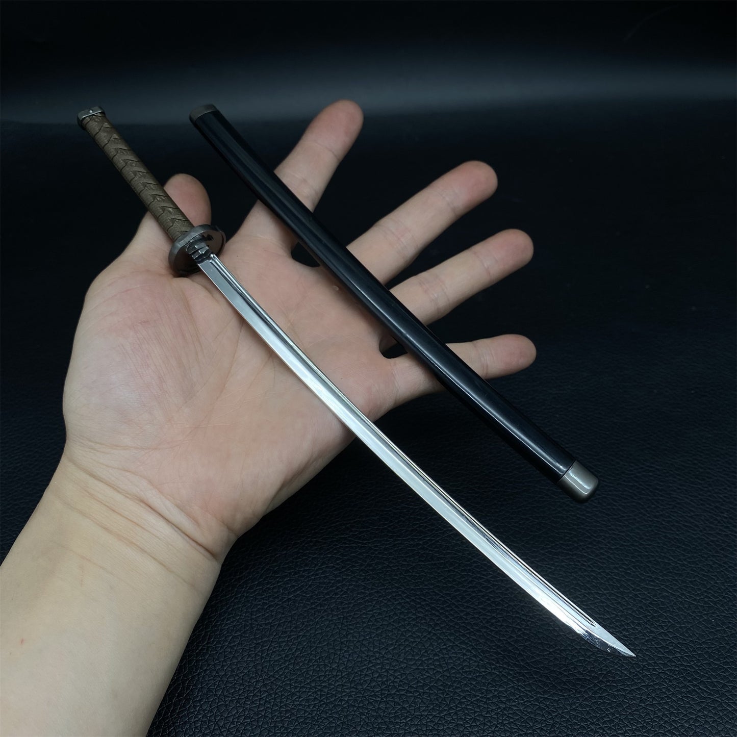 Uchigatana Katana Metal Miniature 26CM/10.2"
