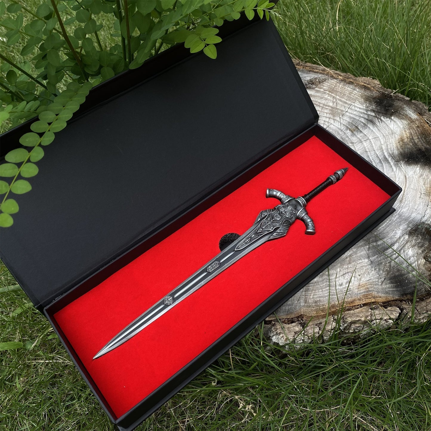 Wolf Knight's Greatsword 1/3 Scale Metal Replica