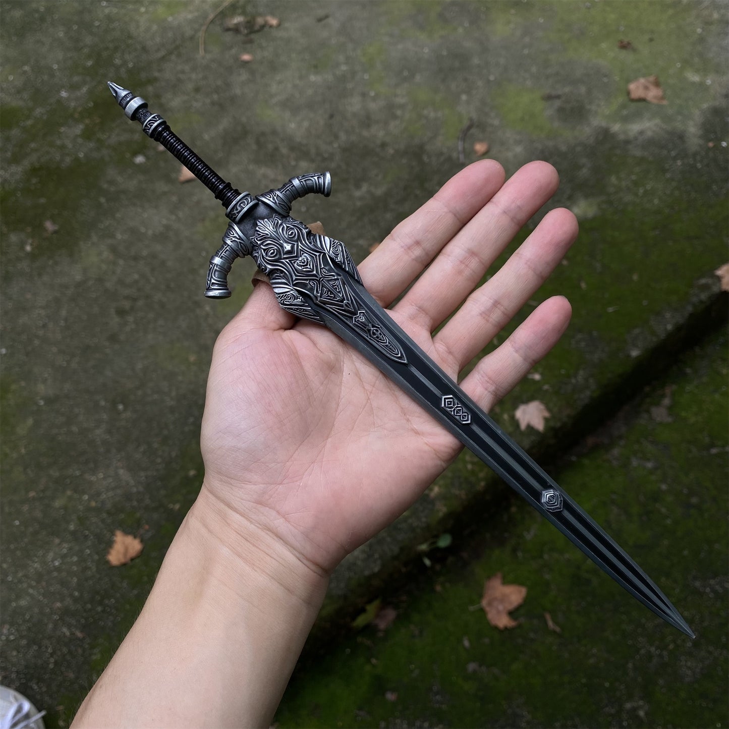Wolf Knight's Greatsword 1/3 Scale Metal Replica