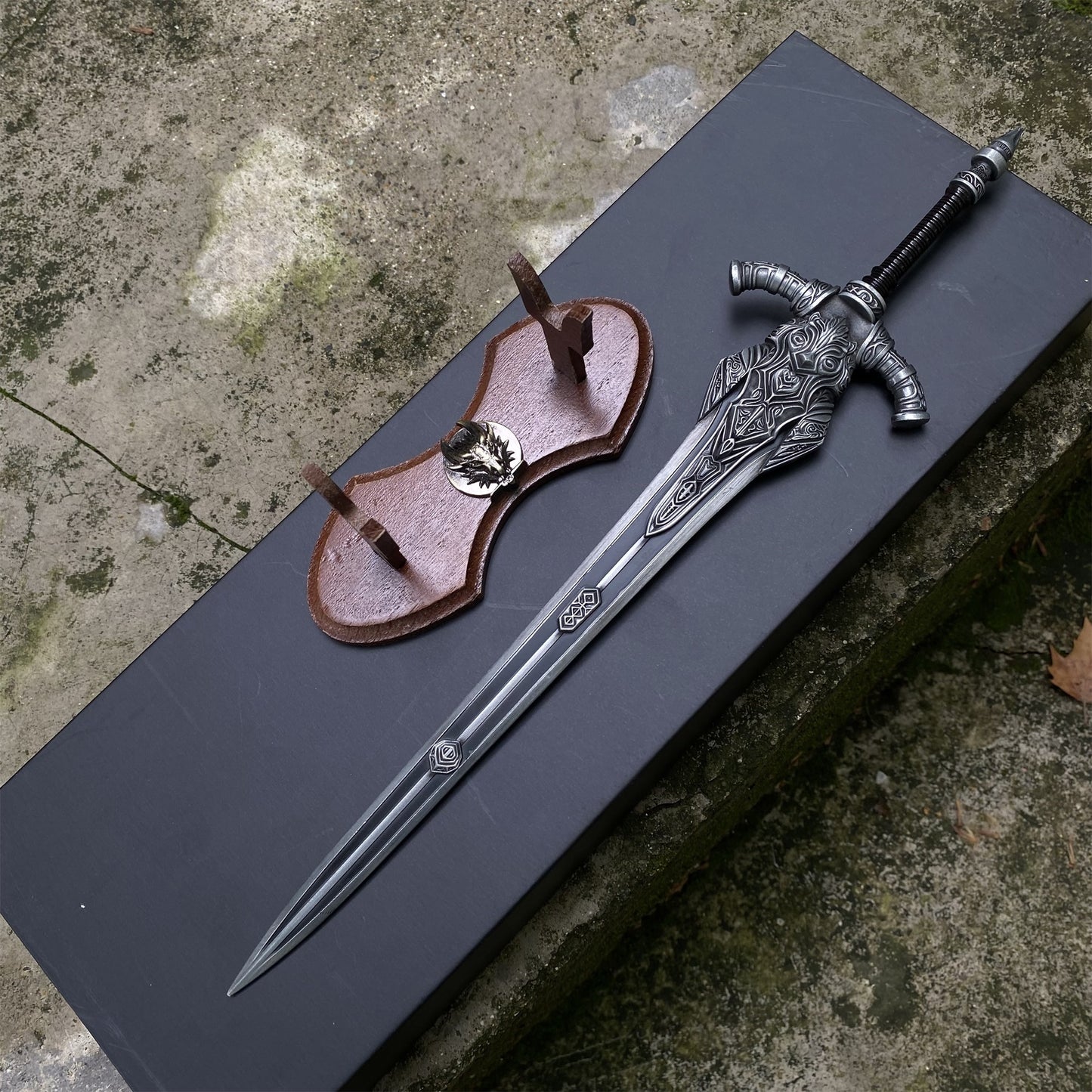 Wolf Knight's Greatsword 1/3 Scale Metal Replica