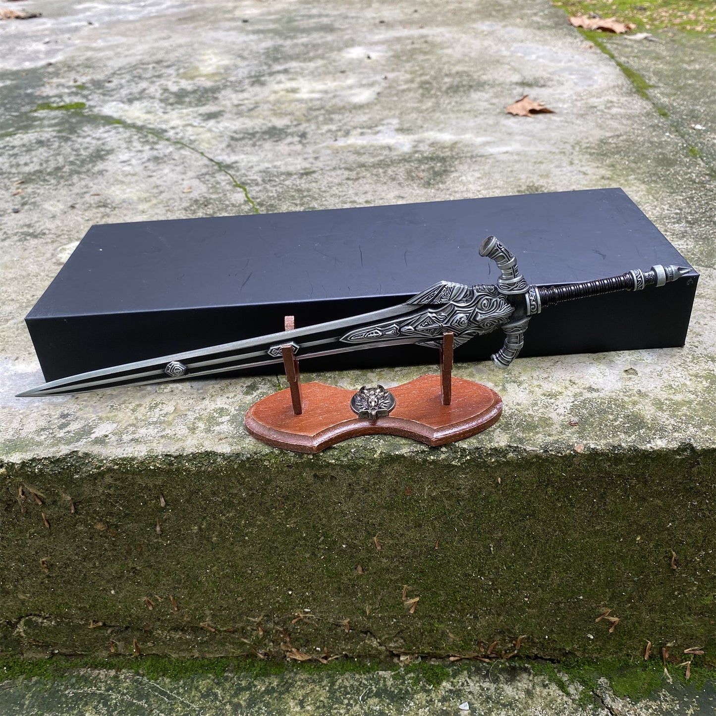 Wolf Knight's Greatsword 1/3 Scale Metal Replica