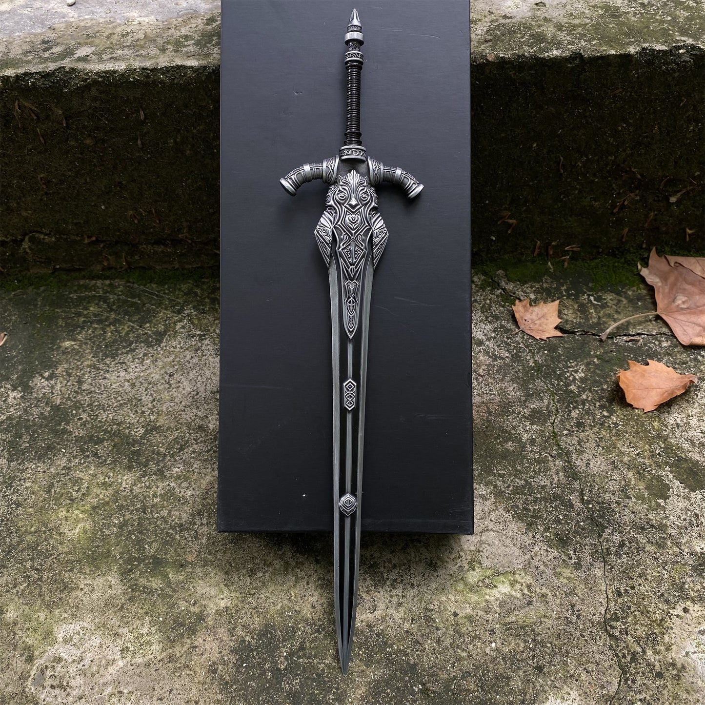 Wolf Knight's Greatsword 1/3 Scale Metal Replica