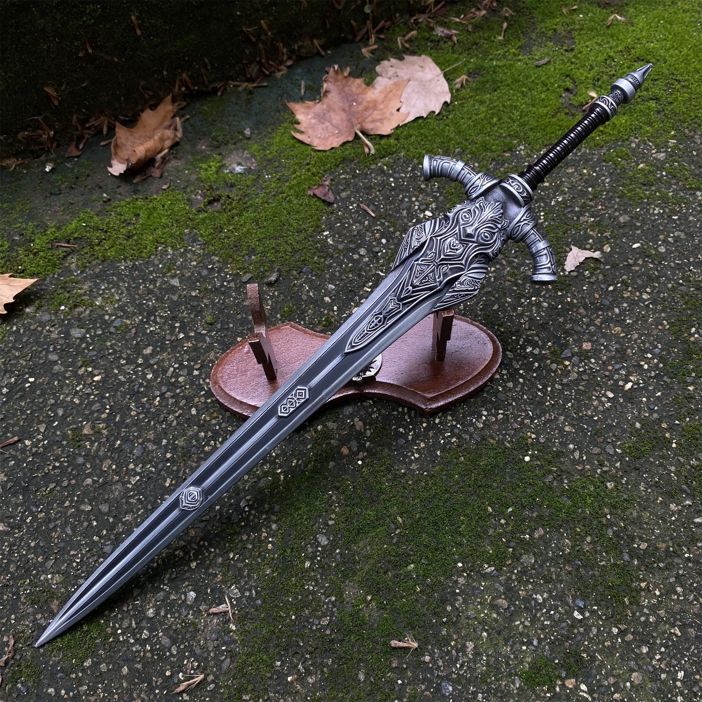 Wolf Knight's Greatsword 1/3 Scale Metal Replica