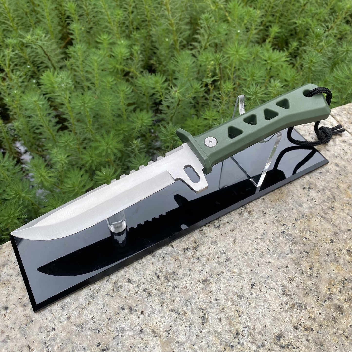 Xenohunter Knife IRL Steel Version With Blunt Blade