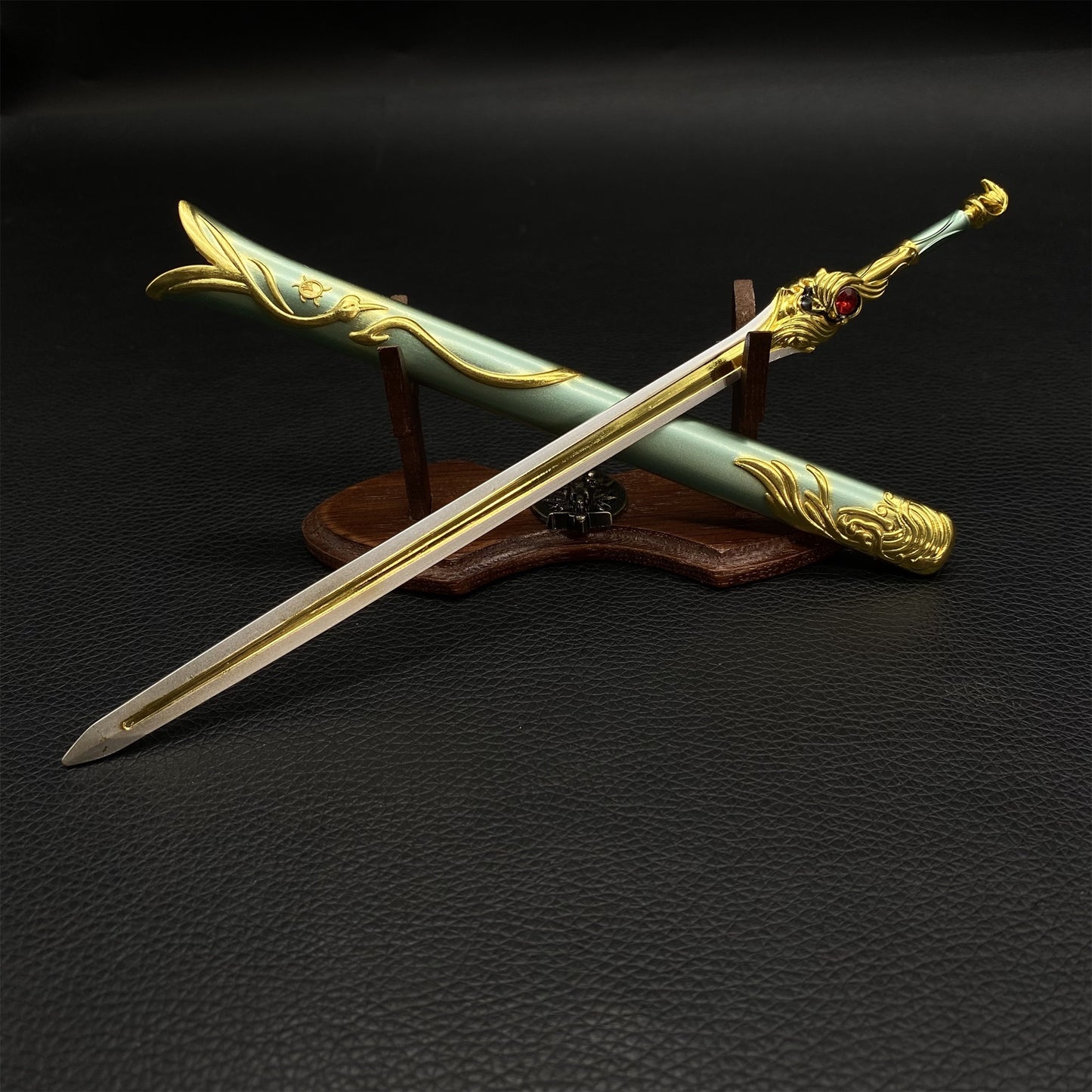 Film Peripherals Figure Ye Ding's Xuanfeng Sword Metal Replica