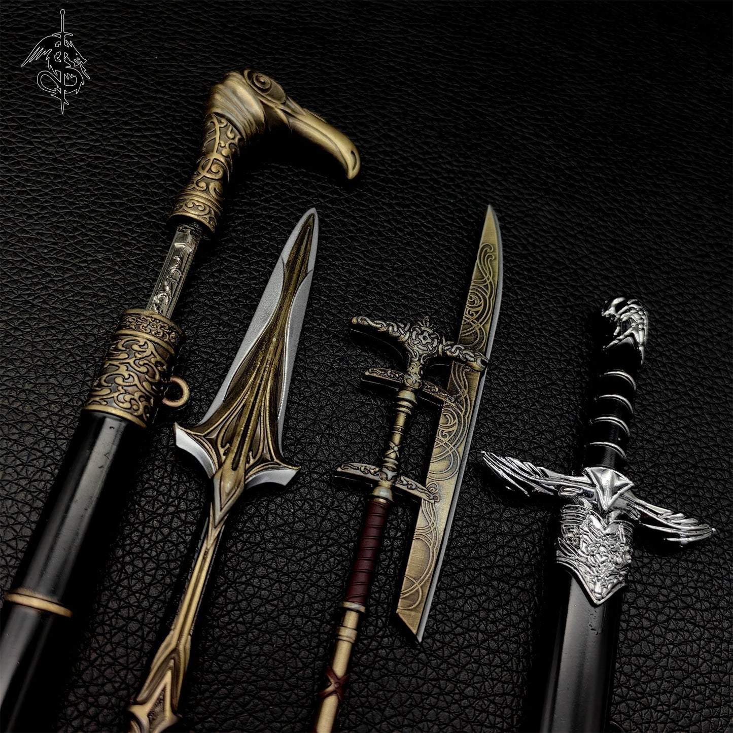 Hot Game Creed Middle Age Weapons 4 In 1 Gift Box
