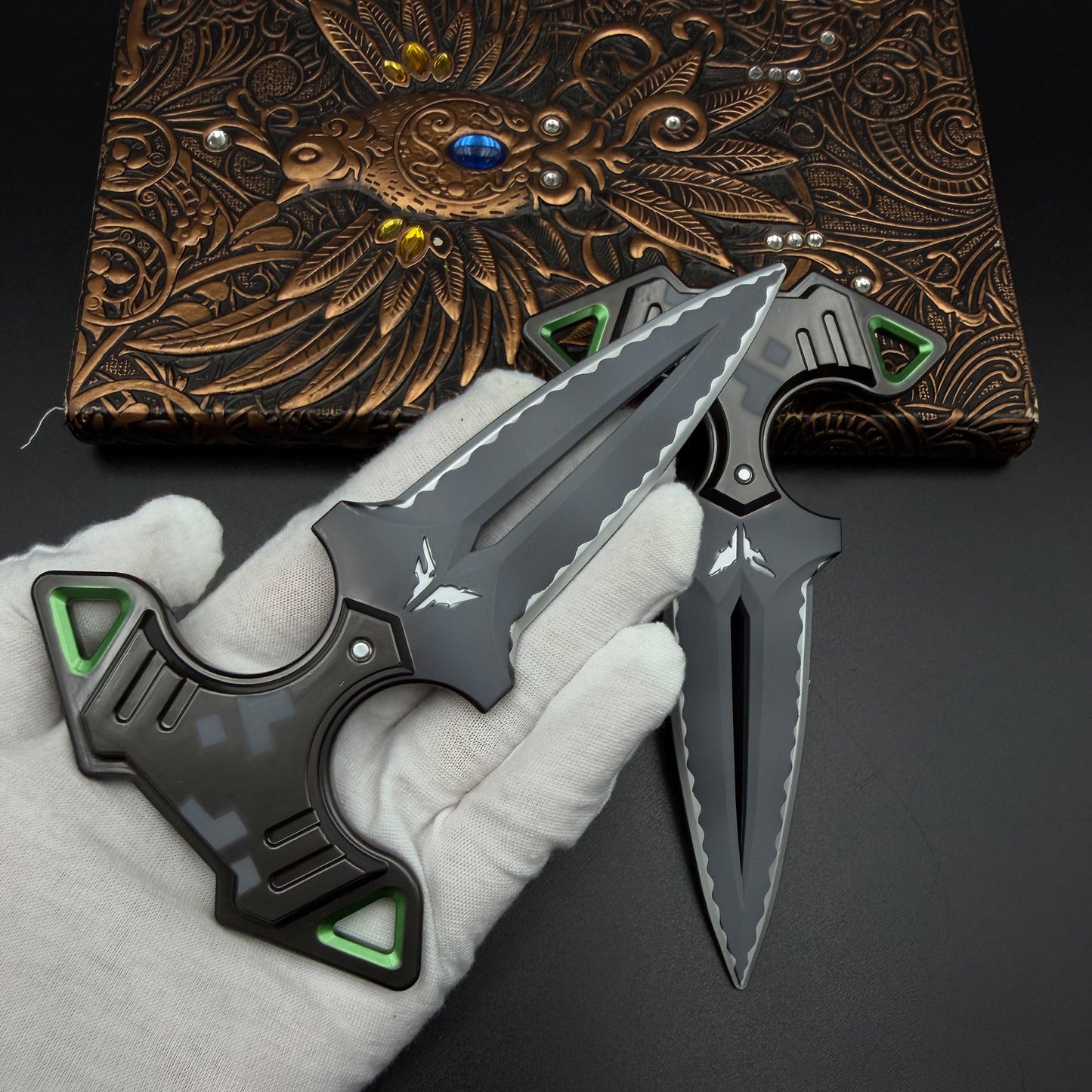 Rogue Dagger Knife, 1:1 Scale Replica of Skin Replica Cosplay Prop Set Unsharpened Game Prop Collectible