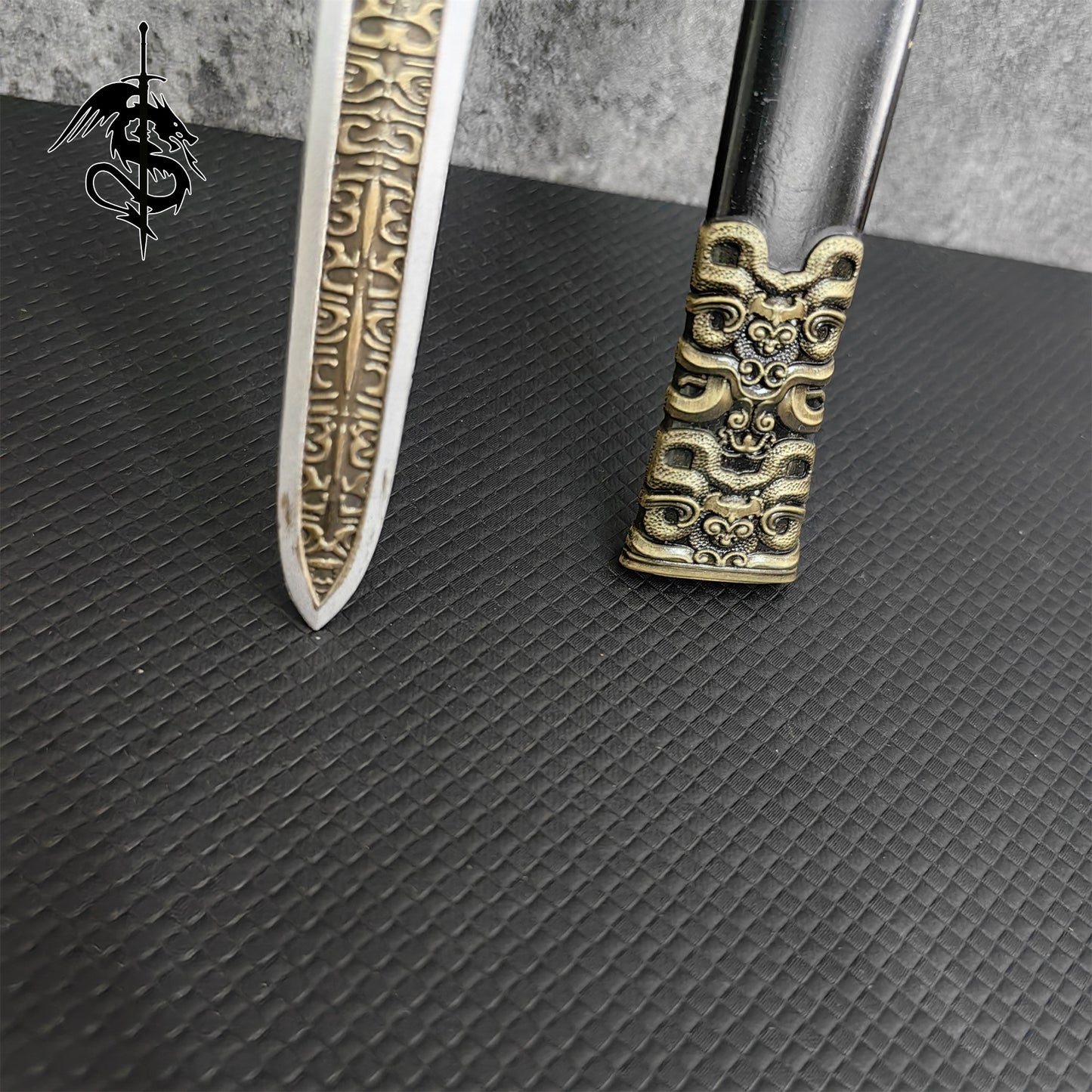 Metal Small XuanYuan Sword Replica Blunt Blade Figure Weapon