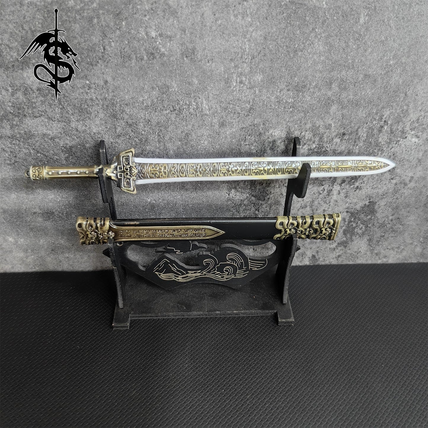 Metal Small XuanYuan Sword Replica Blunt Blade Figure Weapon