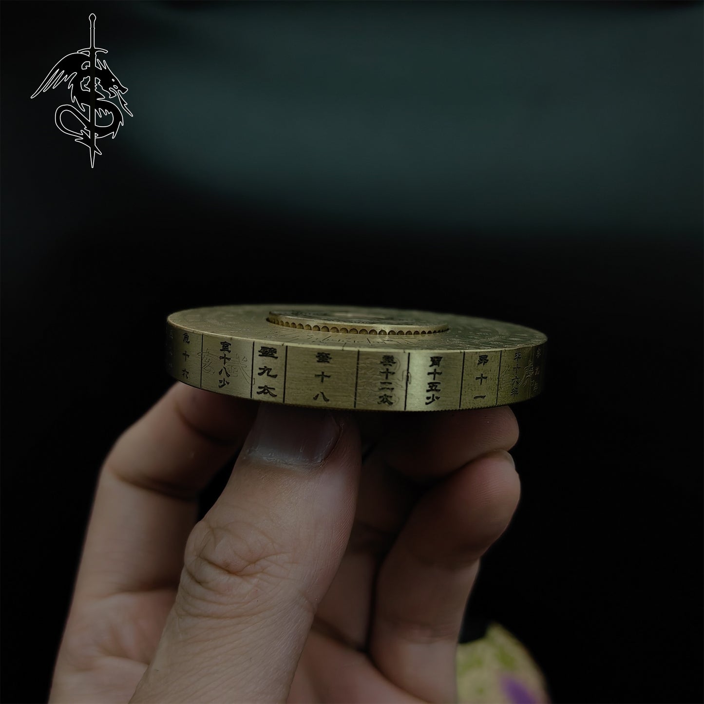 Brass Bagua Compass Finger Spinner Toy