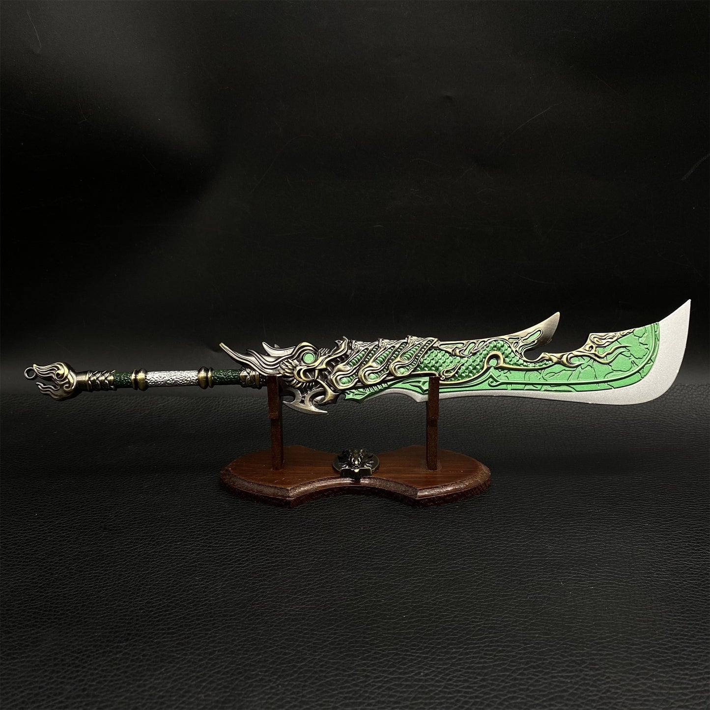 Eastern Mythical Beast Azura Dargon Golden Lion Broadsword Cool Greatsword Metal Arts