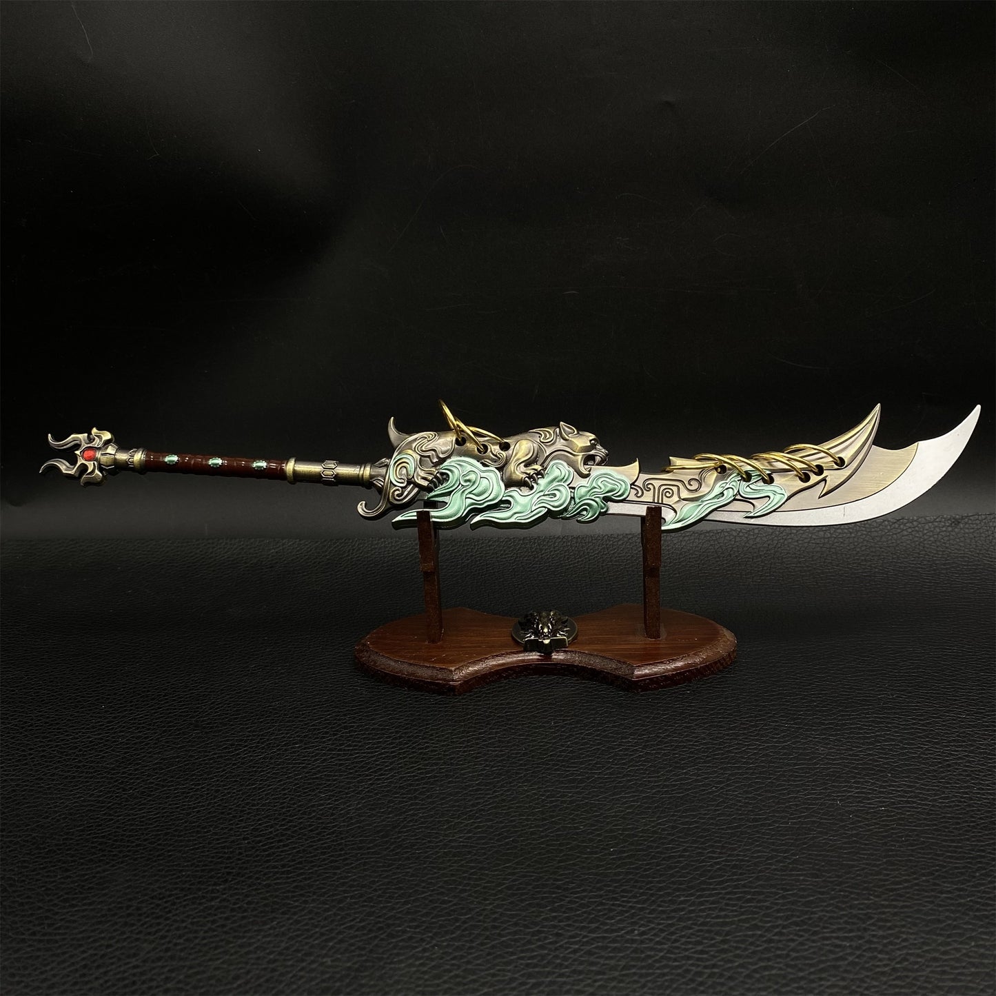 Eastern Mythical Beast Azura Dargon Golden Lion Broadsword Cool Greatsword Metal Arts