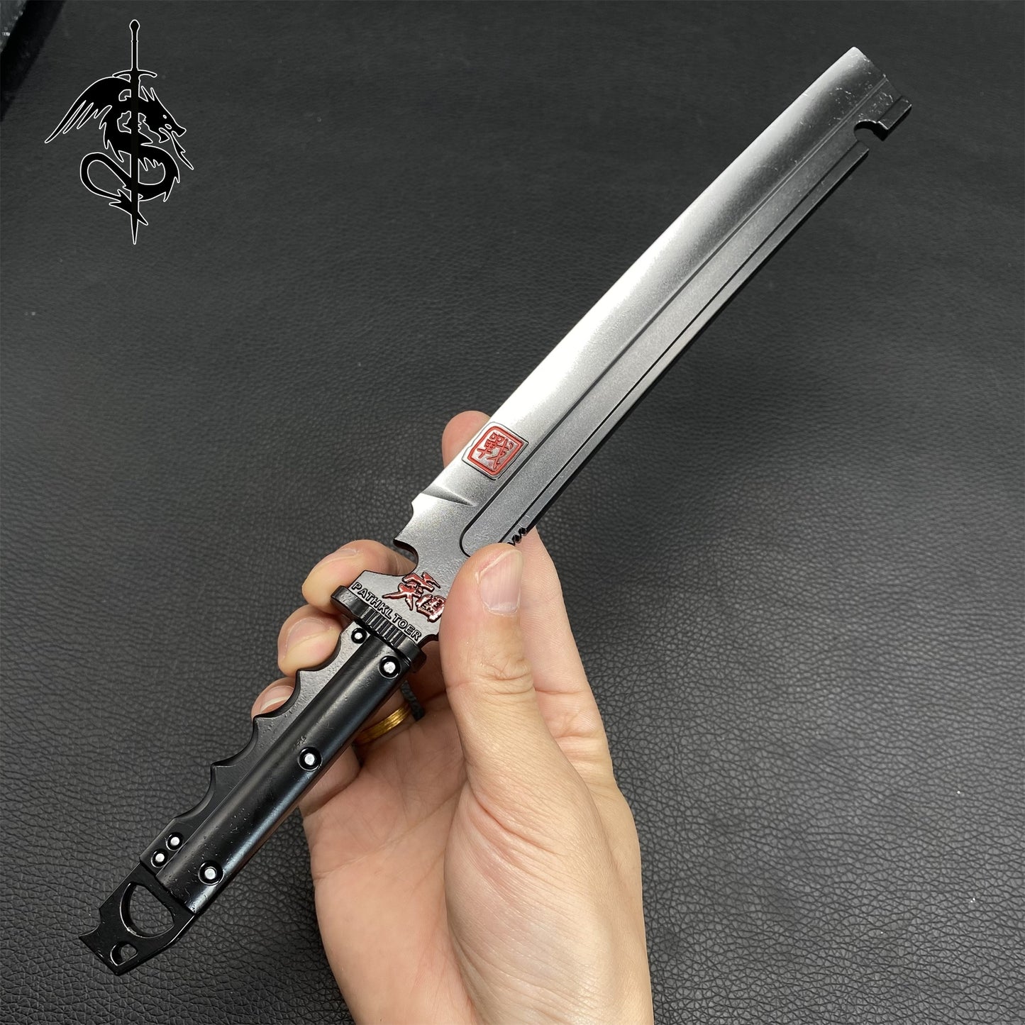 Hot Game Peripheral 11.8'' Metal Infinite Knife Prop