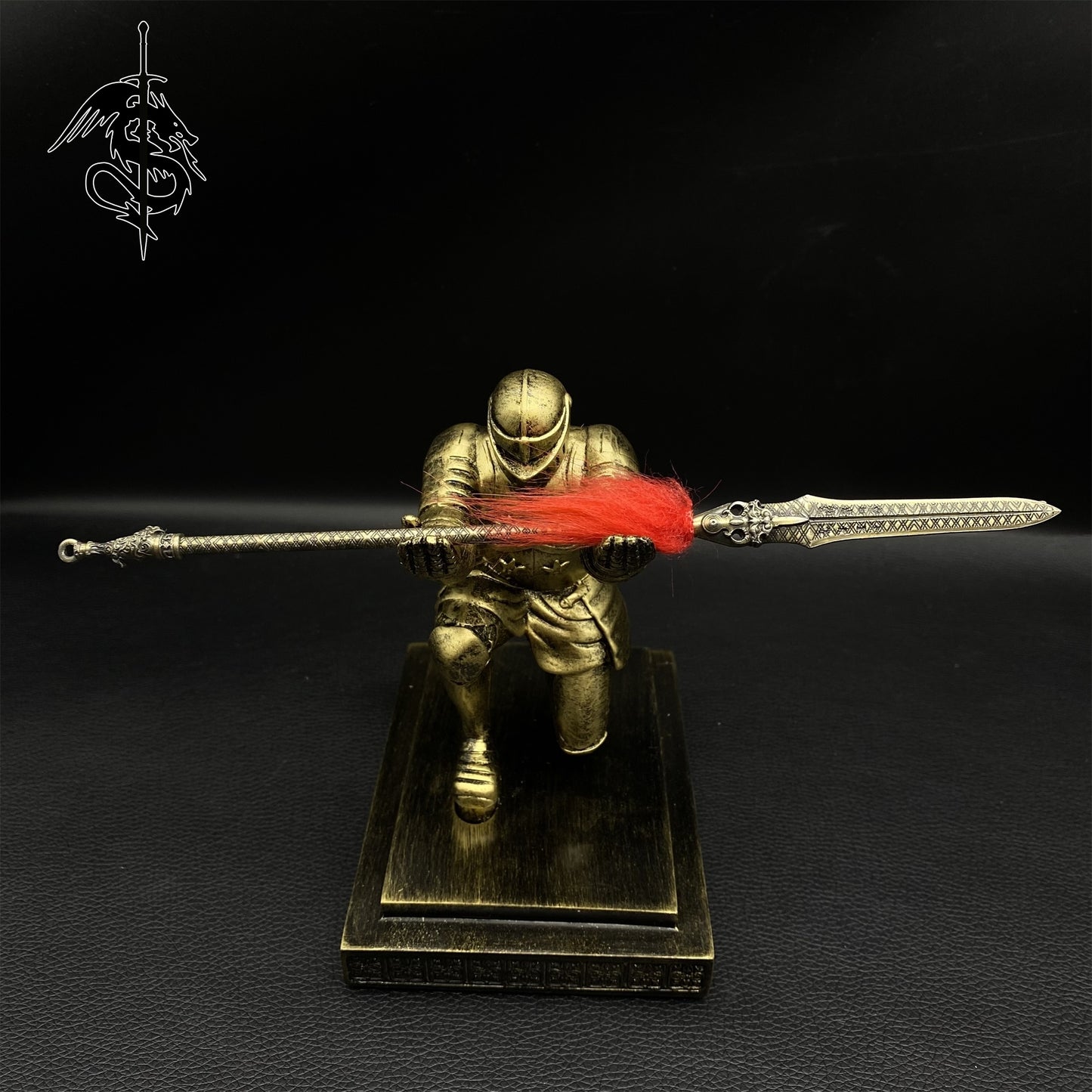 Middle Age Knight Display Stand Luxury Pen Display Holder