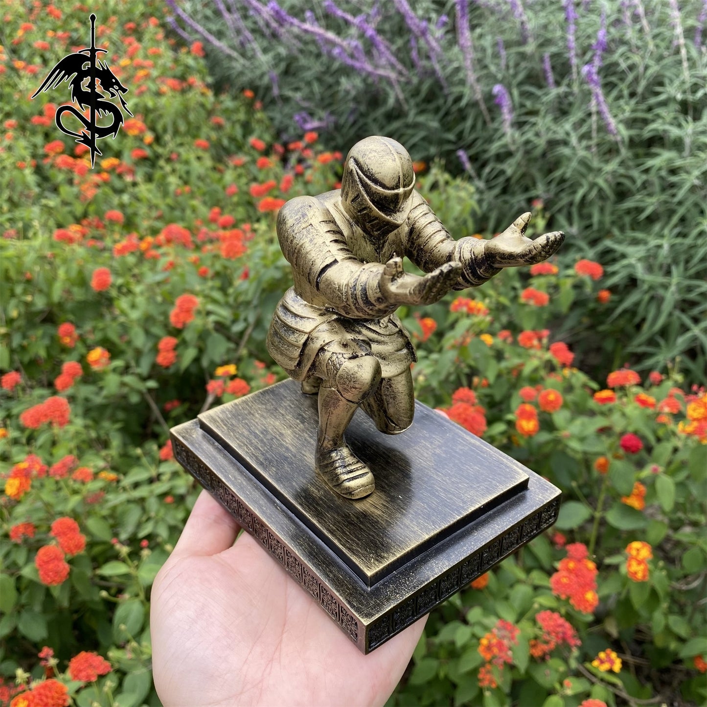 Middle Age Knight Display Stand Luxury Pen Display Holder