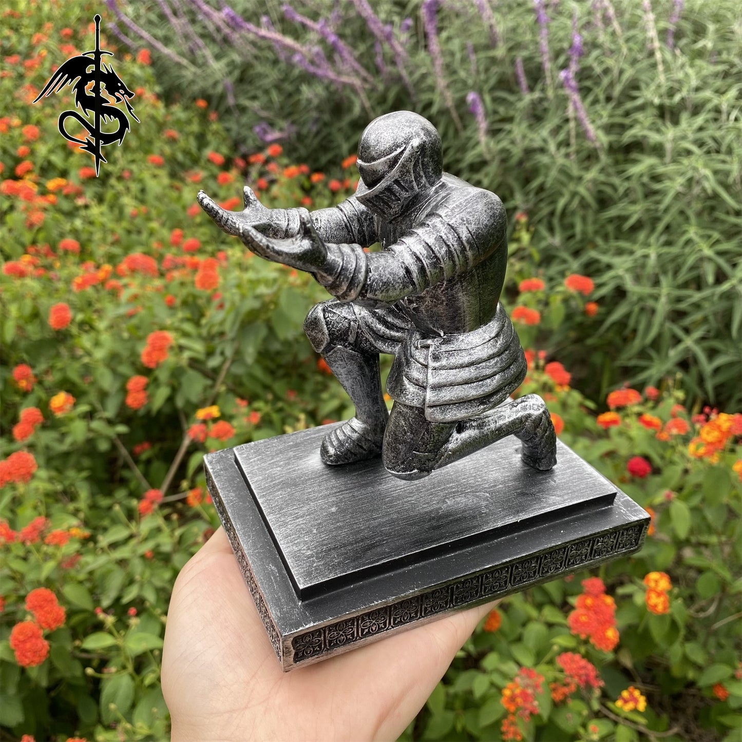 Middle Age Knight Display Stand Luxury Pen Display Holder