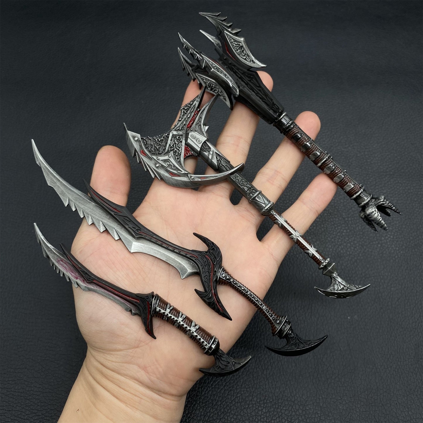 Skyrim Daedric Weapons 4 PCS With 3D Wooden Stand