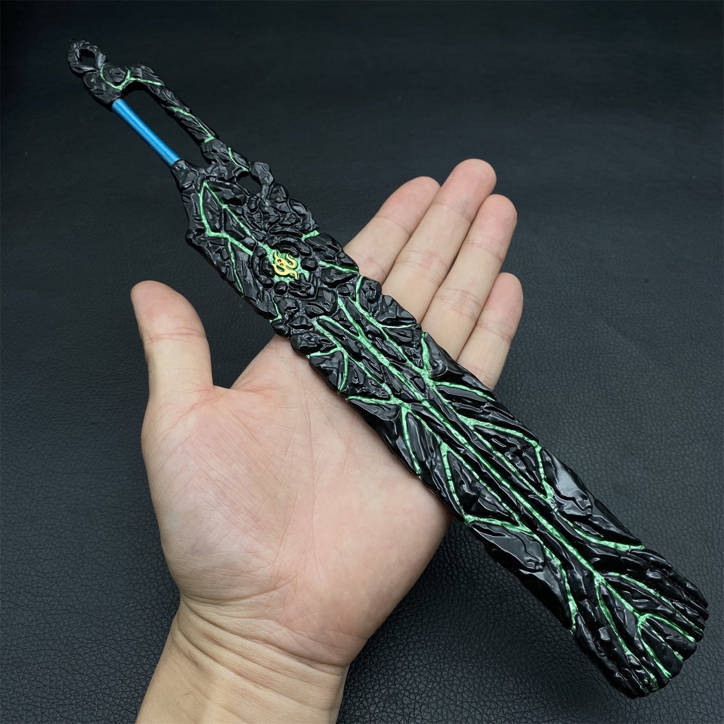 Exquisite Eastern Fantasy Broadsword Metal Crafts For Display