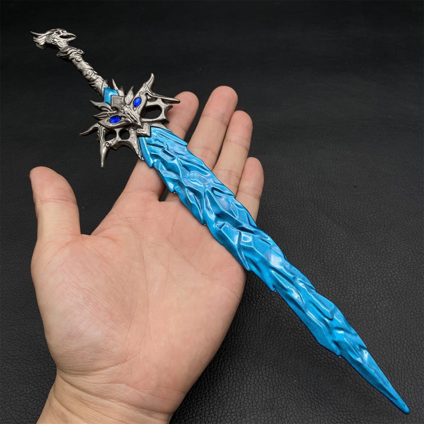 Exquisite Eastern Fantasy Broadsword Metal Crafts For Display