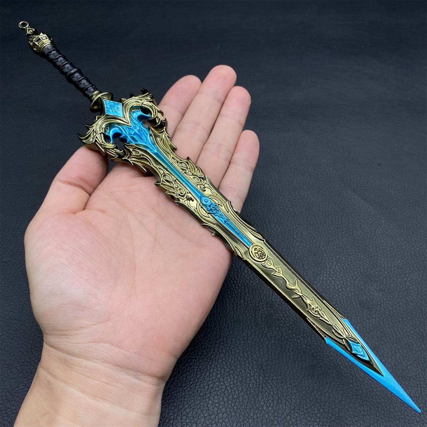 Exquisite Eastern Fantasy Broadsword Metal Crafts For Display