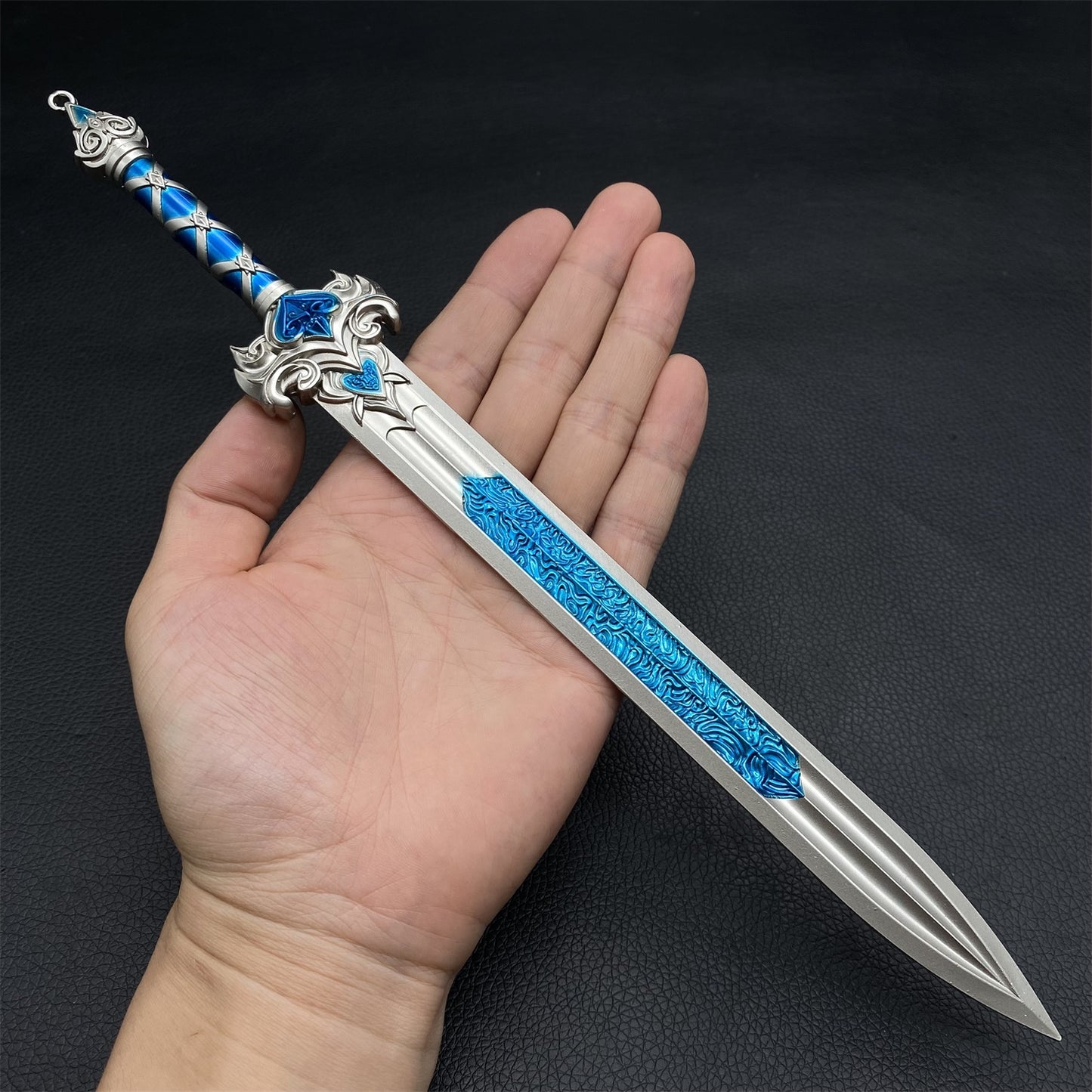 Exquisite Eastern Fantasy Broadsword Metal Crafts For Display